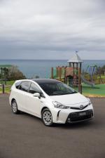 Toyota Prius v 2015 года (AU)